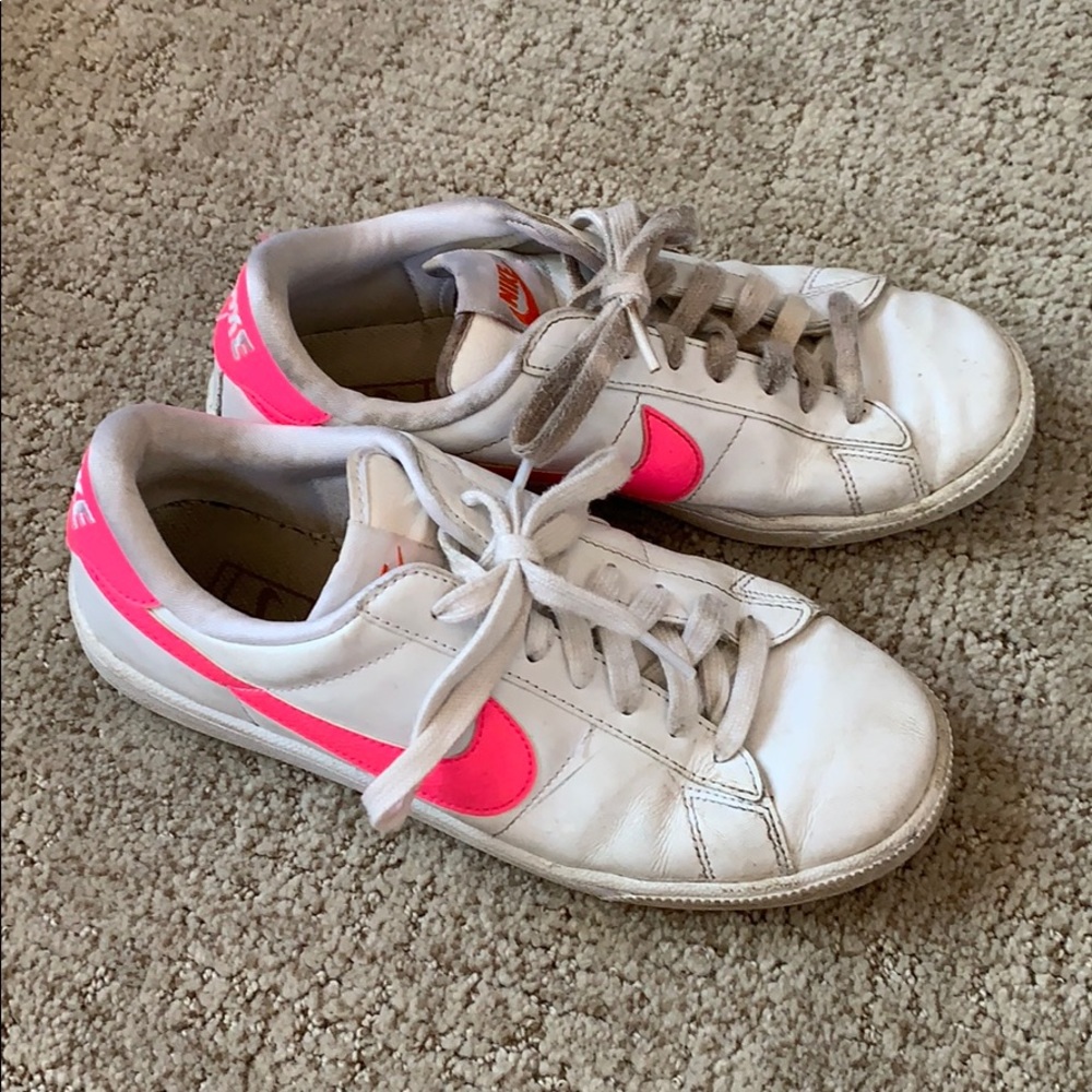mens pink nike tennis shoes